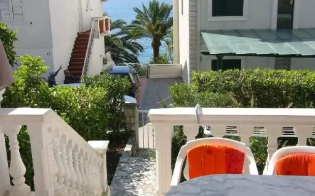 Nikic Apartments