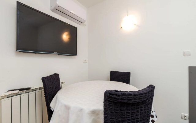Beautiful Apartment in Barbat na Rabu With 1 Bedrooms and Wifi