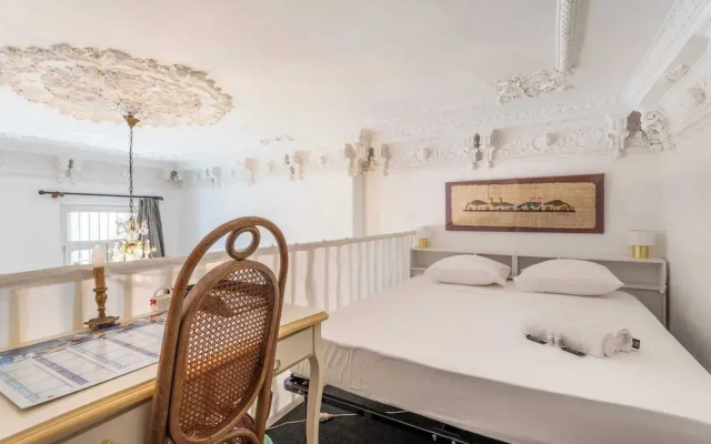 Charming Duplex With 1 Bedroom