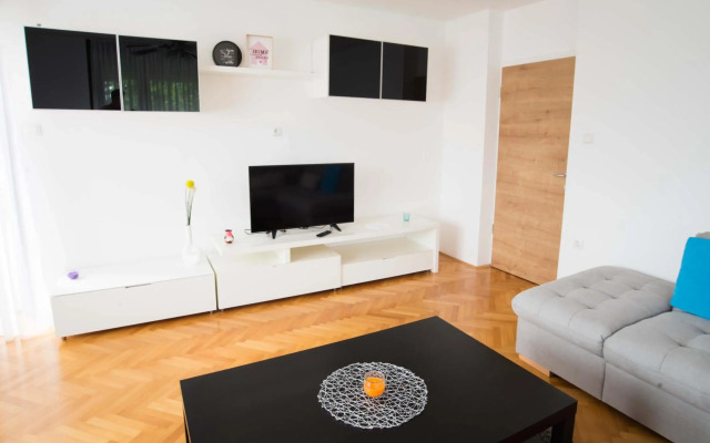 Apartma Ela
