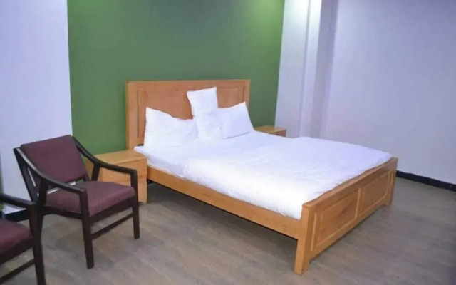 Green Valley Hotel & Restaurent