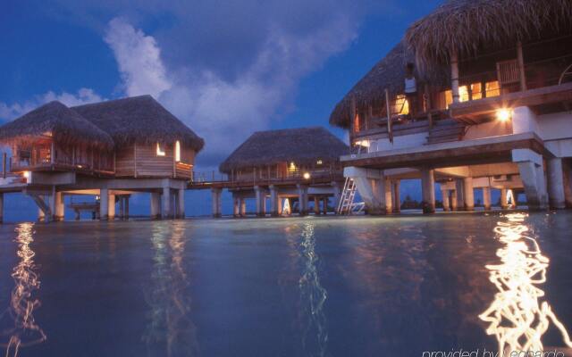 Отель Tikehau Pearl Beach Resort вид на фасад