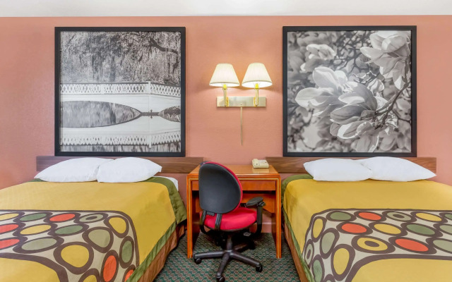 Super 8 by Wyndham Santee