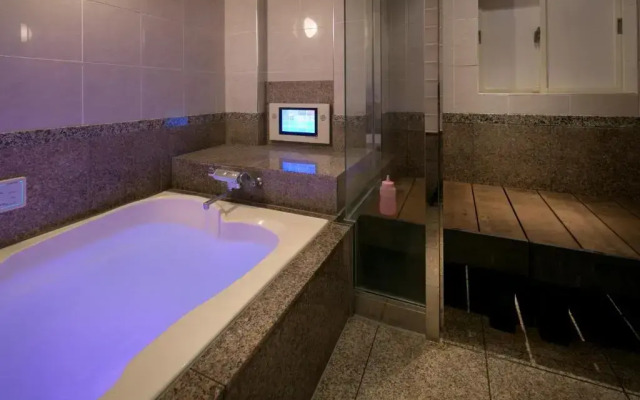 Hotel Bypass (Adult Only)