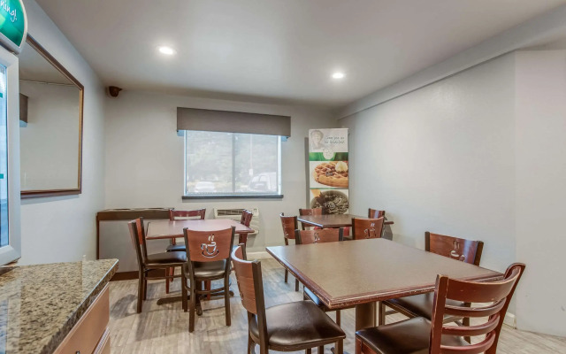 Quality Inn Atlanta Airport - Central