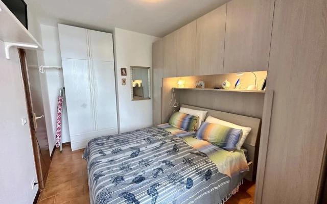 Beachside Retreat for Families With Parking