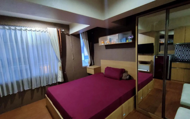 Olympus (The Jarrdin Apartment)