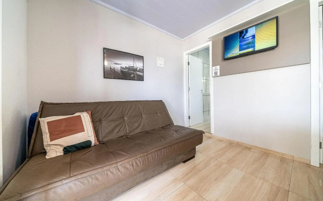 021 - Lindo Residencial com Piscina e Jacuzzi em Bombas