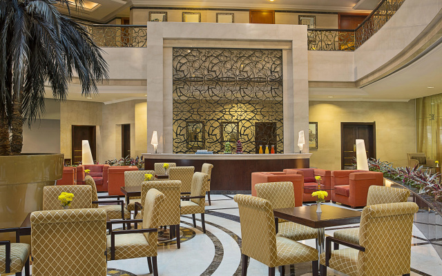 Отель DoubleTree by Hilton Dubai Port Saeed