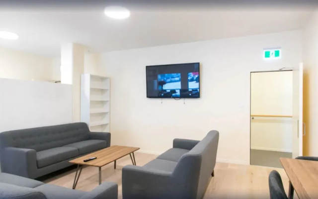 Hobson Lodge - Hostel
