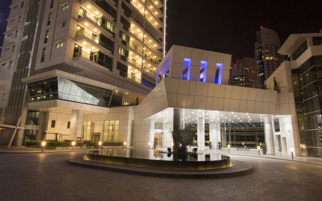 Отель La Verda Dubai Marina Suites & Villas Дубай вид на фасад