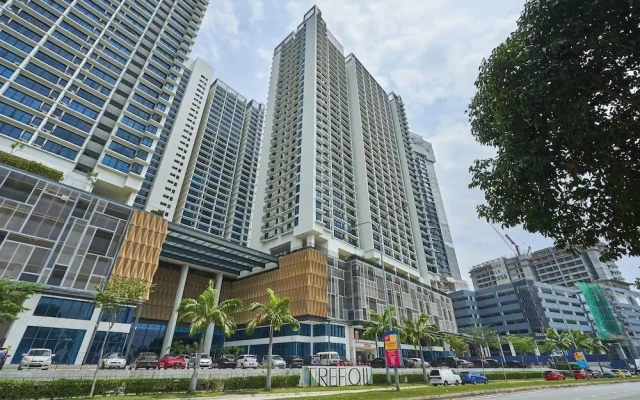 OYO Home 44001 Elegant Studio Setia Alam Trefoil