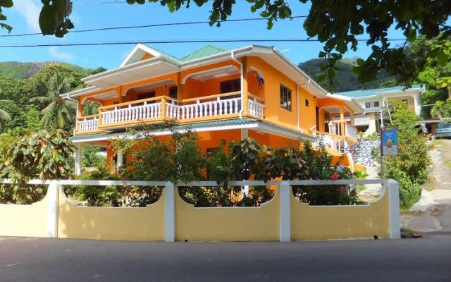 Отель Divers Lodge Сейшельские острова, Остров Маэ - отзывы, цены и фото номеров - забронировать отель Divers Lodge онлайн вид на фасад