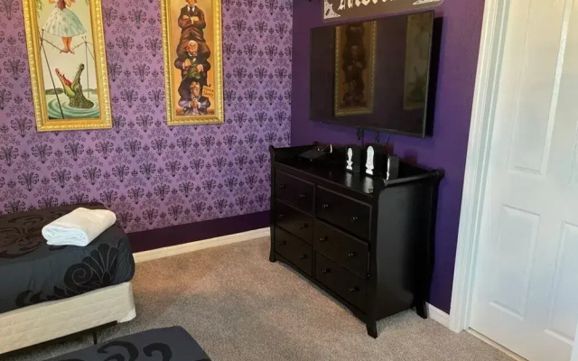 Jodie's Luxury Solara Home