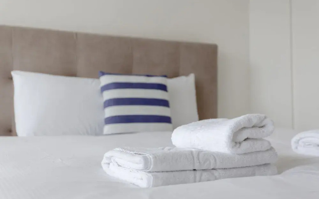Regents Park View Apartment