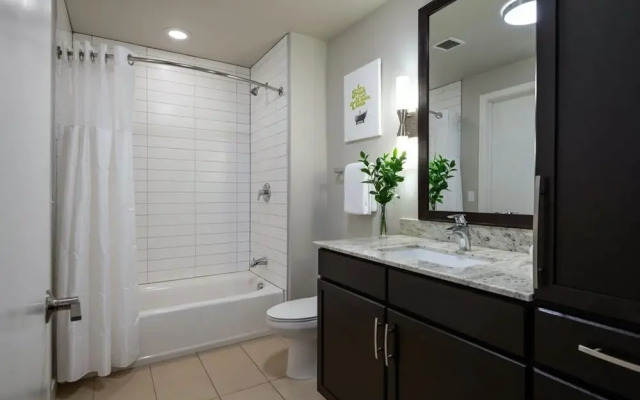 Cozysuites TWO Modern Apartments SKY Pool