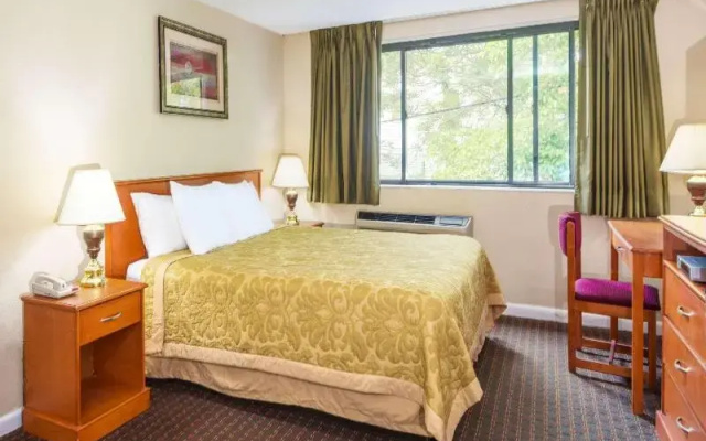Super 8 by Wyndham Watertown/Cambridge/Boston Area