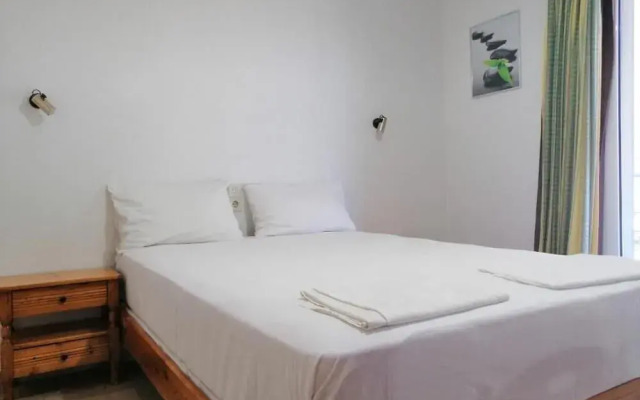 Jason Rooms & Studios