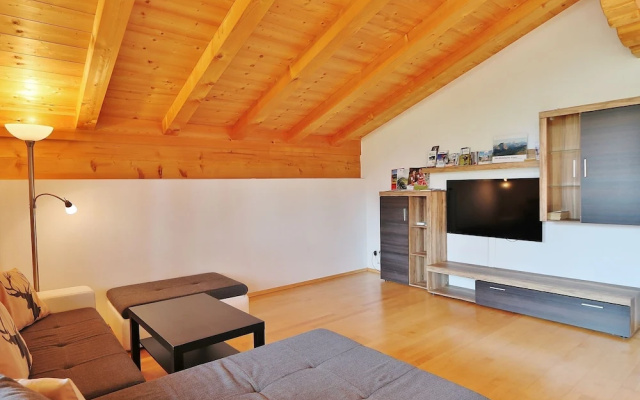 Spacious Apartment With Mountain View in Brixen im Thale