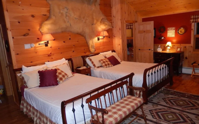 Kiwassa Lake Bed & Breakfast