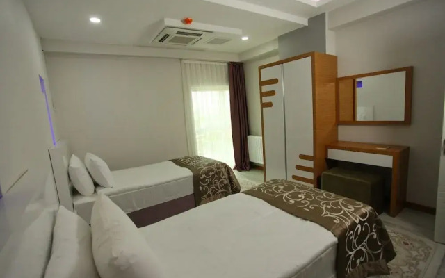 The City Walls Suit Hotel
