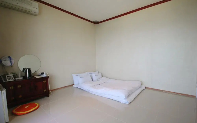 Goraekkum Hotel