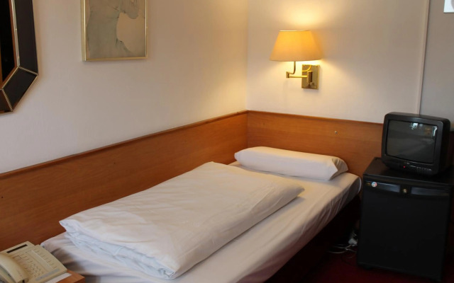 Montree Hotel