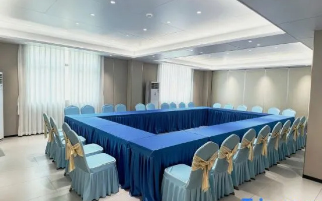 Weiye Bay Scenic Apartment (Yangjiang Dongping Pearl Bay)