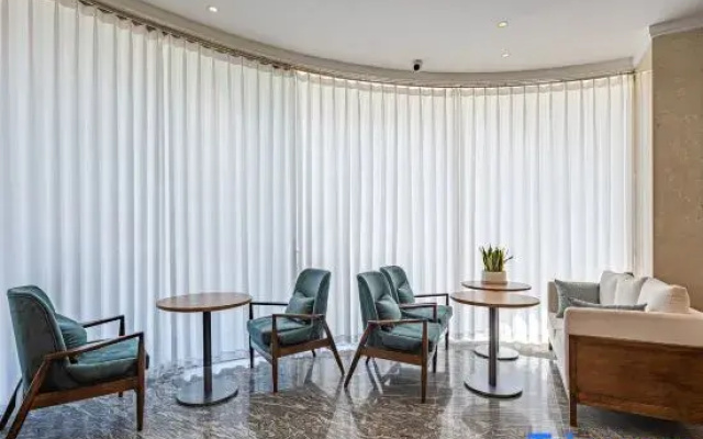 Ximu Hotel Kunming MixC (Dongjiao Road Metro Station)
