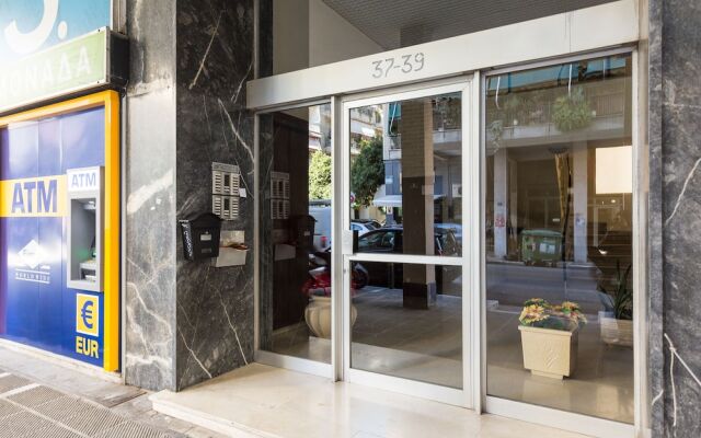 Отель Afinestay at Acropolis вид на фасад