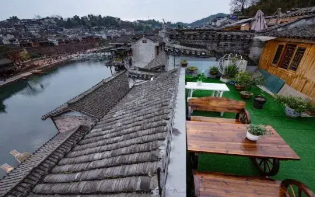 Jiangbei Linjiang Boutique Inn