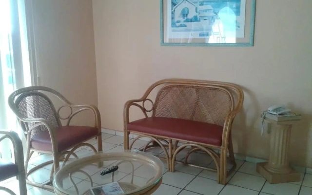 Hotel Paraiso Suites