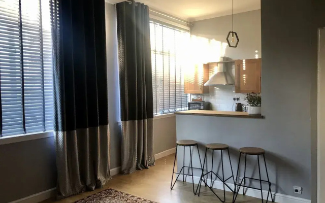 Apartment With City Views - Sleeps 3