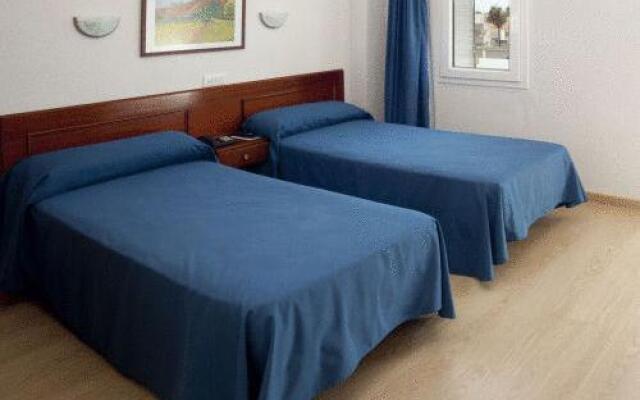 Hotel Roca комната для гостей