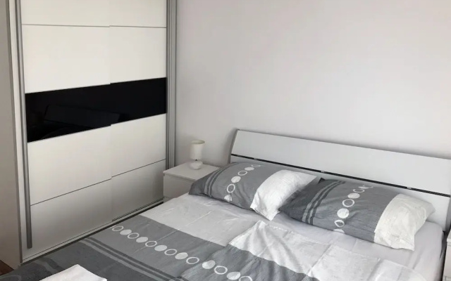 Spacious Apartment in Novalja near Sea