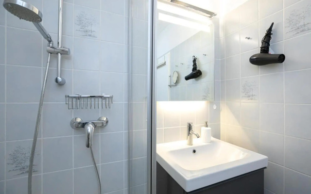 White Lounge