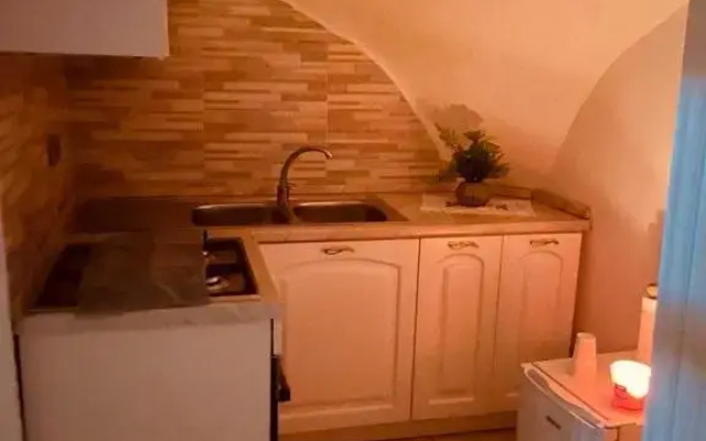 D10S House