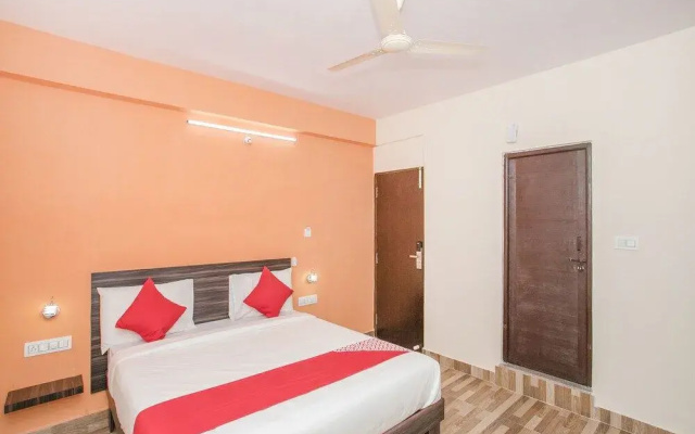 OYO 10480 Hotel PMR