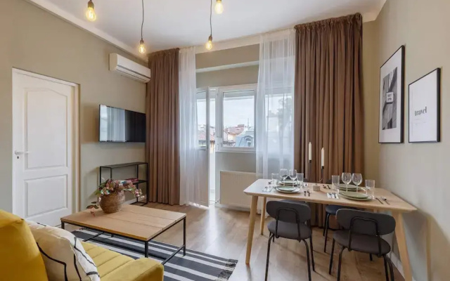 Modern Suite on Historic Calea Victoriei