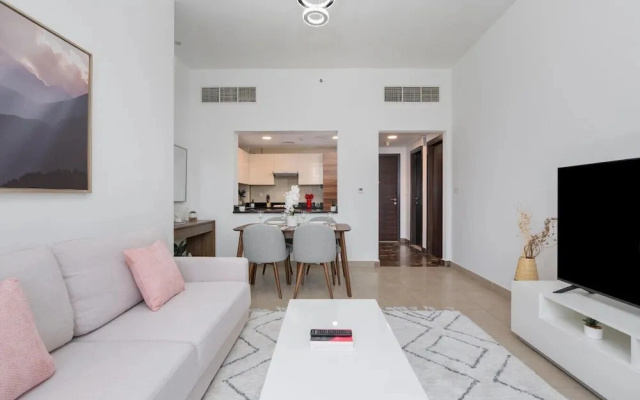 Gala Guests - Sparkle Tower Residences