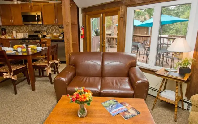 Manitou Lodge