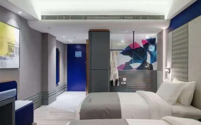 Lanou International Hotel, Hong Kong Middle Road, May Fourth Square, Qingdaoh Square, Qingdao