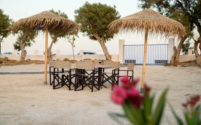 Villa George Santorini