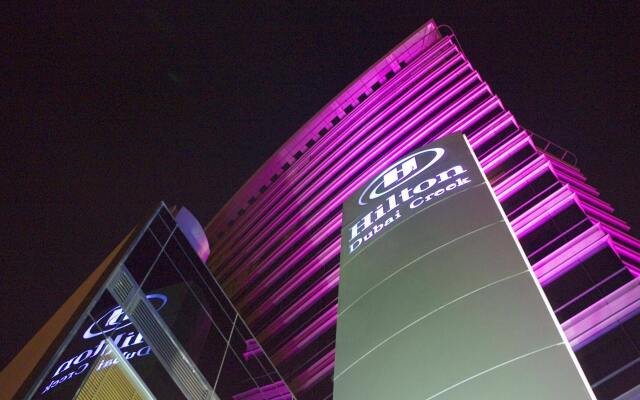 Отель Hilton Dubai Creek вид на фасад