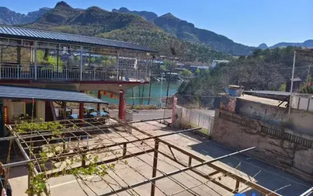 Ziyuexuan Farm Stay