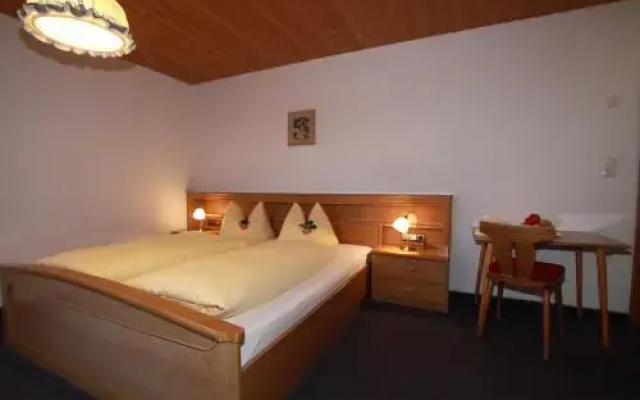 Gmnder Klause Pension
