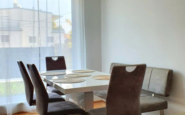 Near Lake Spacious & Furnished Beautiful Apartment