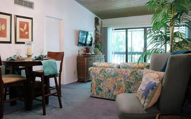Greenbrier St Condo