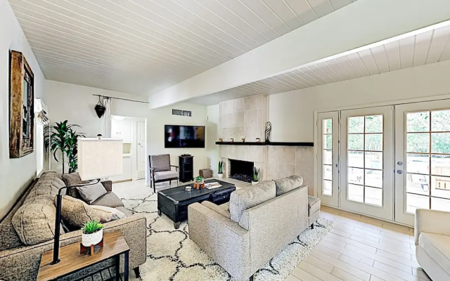 1088 Palm Springs - 3 Br Home