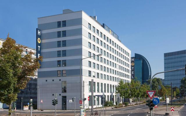 Welcome Hotel Frankfurt вид на фасад